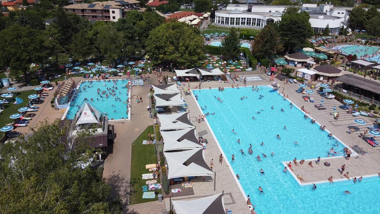 Rivapark Apartment Dunajska Streda Exterior photo